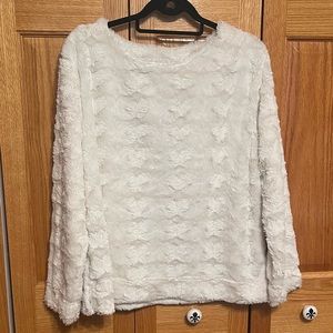 Massini  ivory faux fur top. Size XL. Boat neckline long sleeves. Silky…